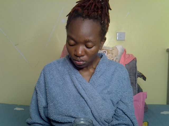 Eboniana live cam on BongaCams