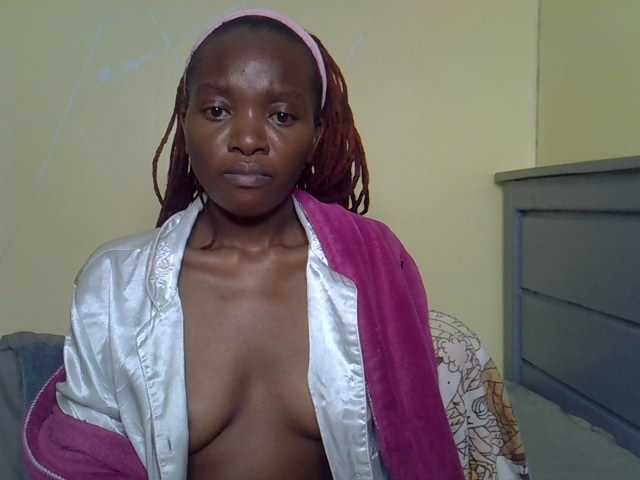 Eboniana live cam on BongaCams