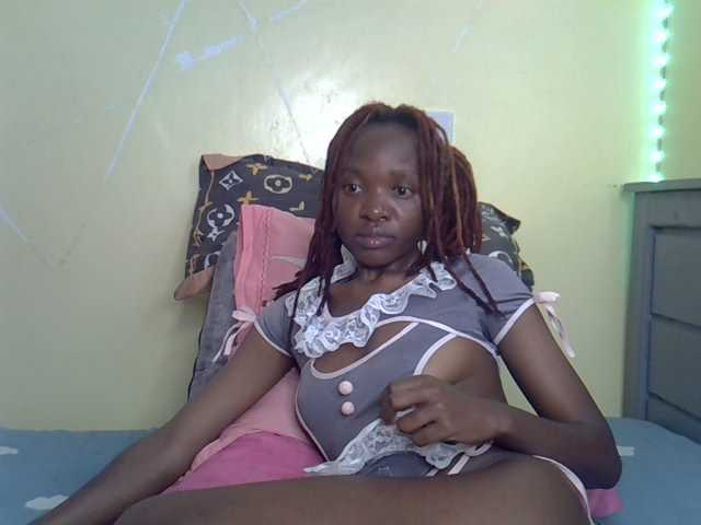 Eboniana live cam on BongaCams
