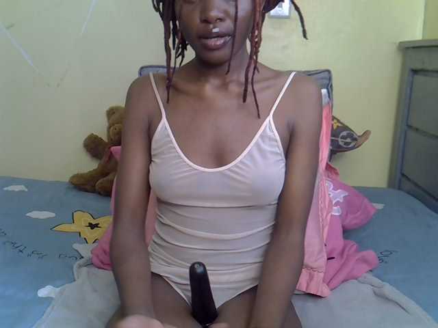 Eboniana live cam on BongaCams