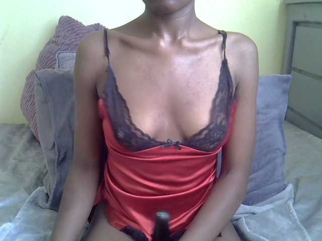 Eboniana live cam on BongaCams