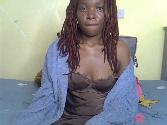 Eboniana live cam on BongaCams