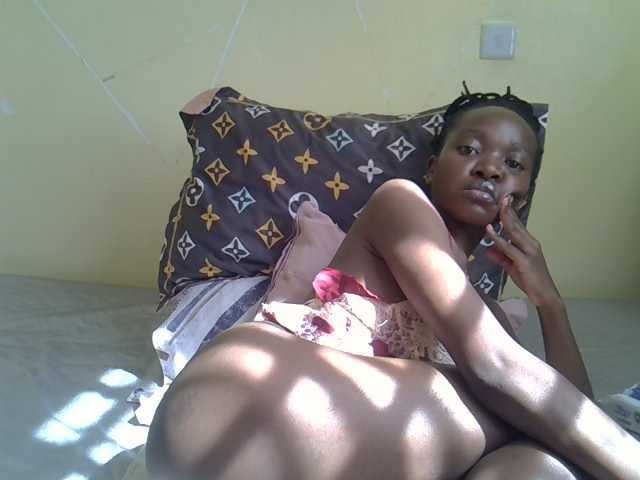 Eboniana live cam on BongaCams