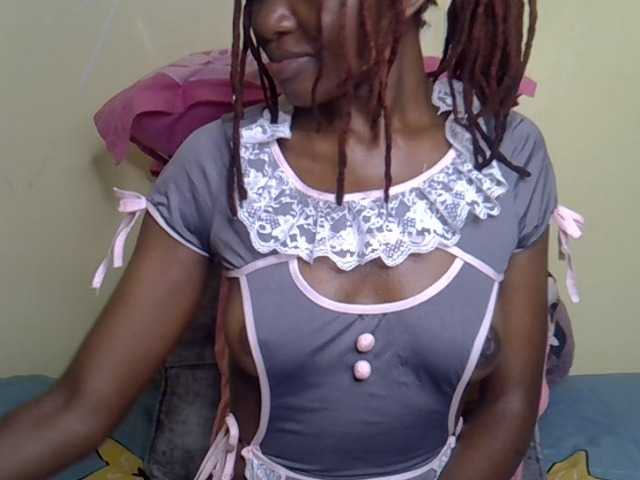Eboniana live cam on BongaCams