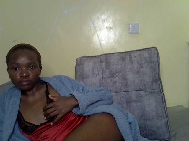 Eboniana live cam on BongaCams