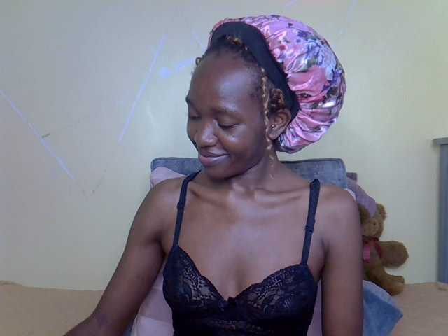 Eboniana live cam on BongaCams