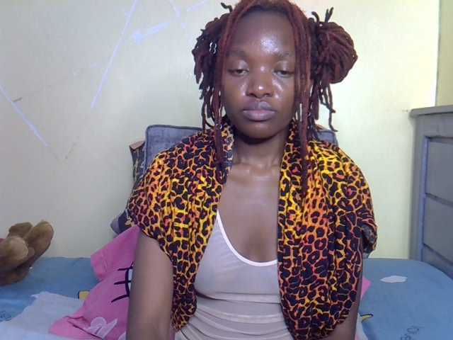 Eboniana live cam on BongaCams
