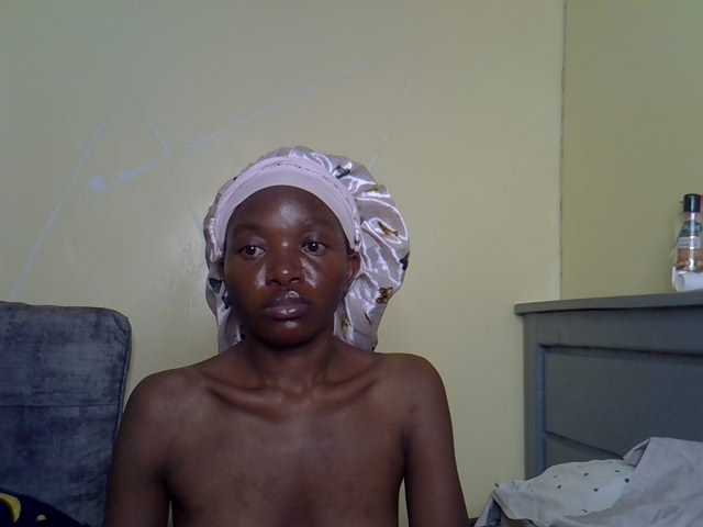 Eboniana live cam on BongaCams