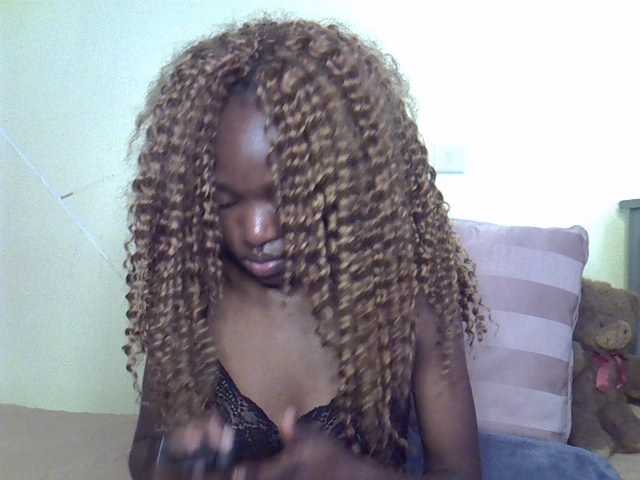 Eboniana live cam on BongaCams
