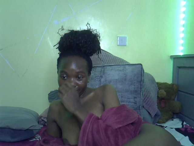 Eboniana live cam on BongaCams