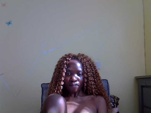 Eboniana live cam on BongaCams