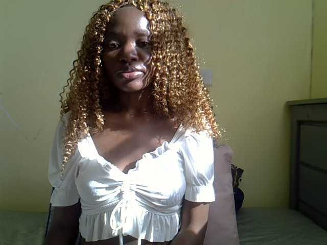 Eboniana live cam on BongaCams