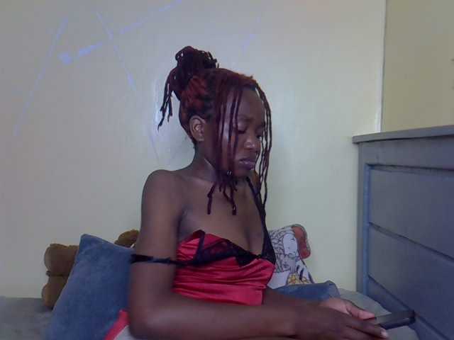 Eboniana live cam on BongaCams