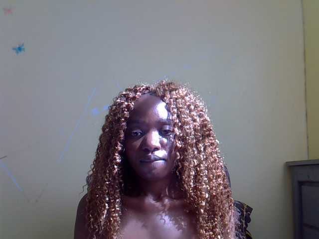 Eboniana live cam on BongaCams