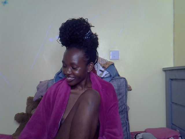 Eboniana live cam on BongaCams