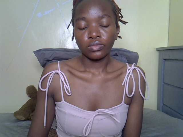 Eboniana live cam on BongaCams