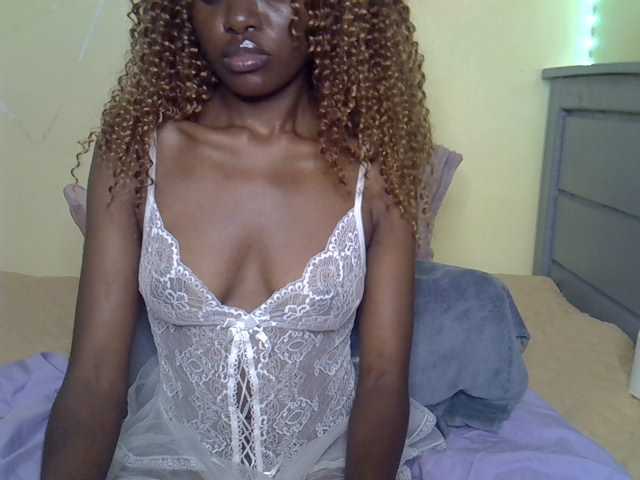 Eboniana, en directo ahora en BongaCams