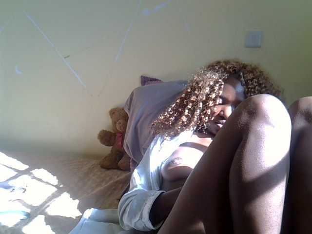 Eboniana live cam on BongaCams