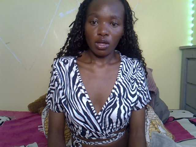 Eboniana live cam on BongaCams