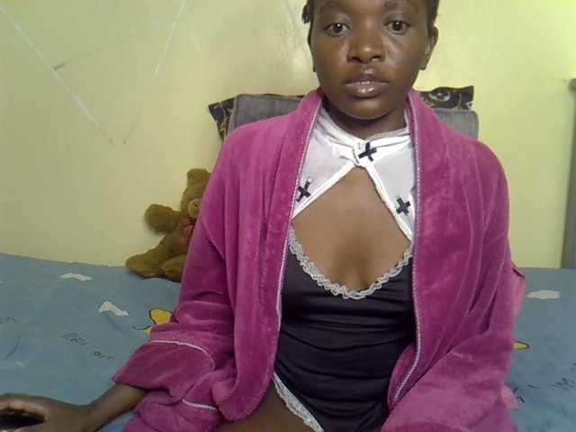 Eboniana live cam on BongaCams