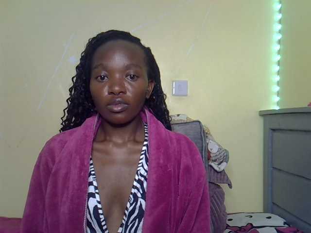 Eboniana live cam on BongaCams