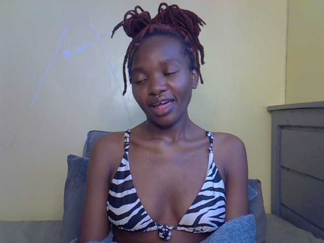 Eboniana live cam on BongaCams