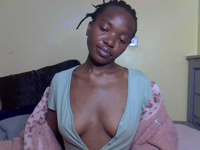 Eboniana live cam on BongaCams