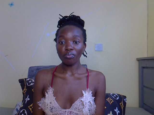 Eboniana live cam on BongaCams