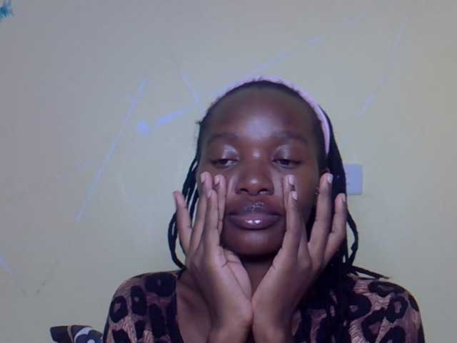 Eboniana live cam on BongaCams