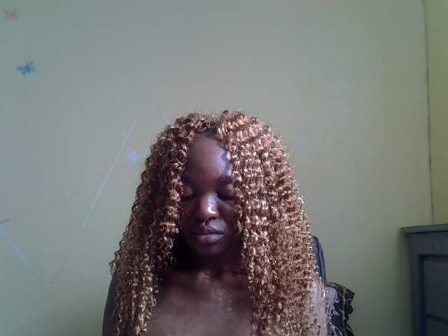 Eboniana live cam on BongaCams