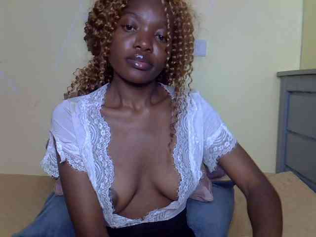Modèle: Eboniana