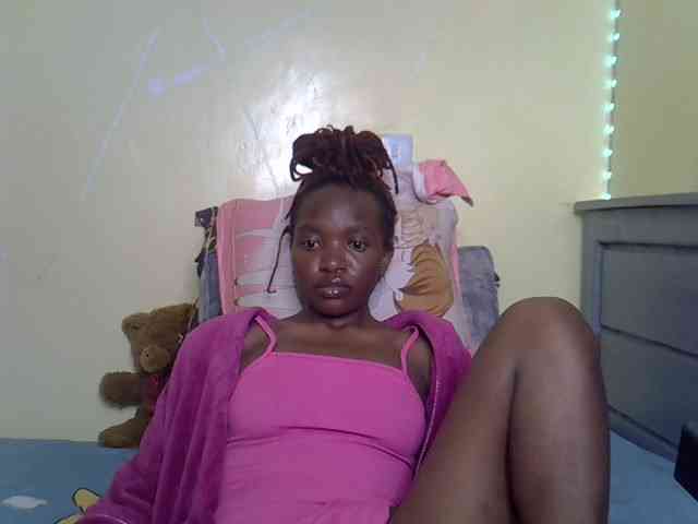 Eboniana's cam show statistics and live stream
