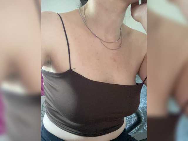 Ariellas live cam on BongaCams