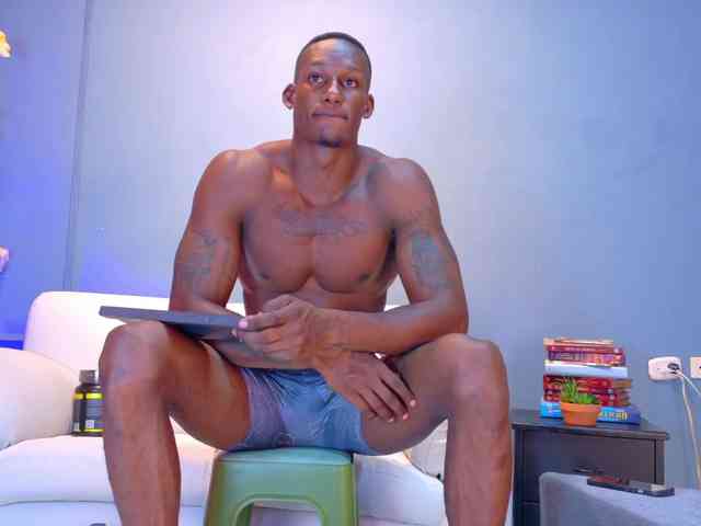 iker-bigdick Sex Cam Show