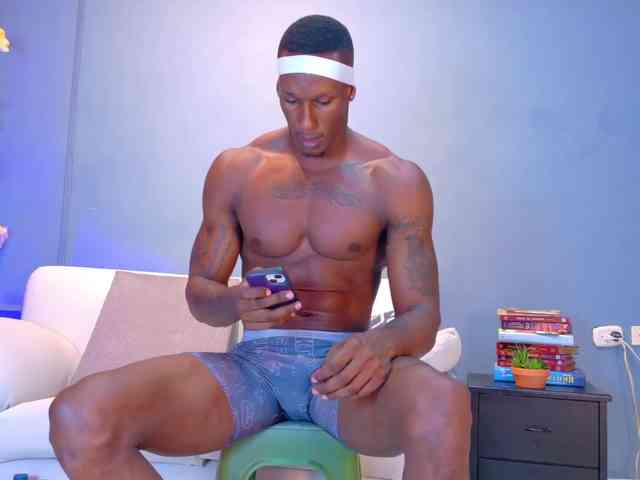 iker-bigdick Sex Cam Show