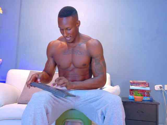 iker-bigdick Sex Cam Show