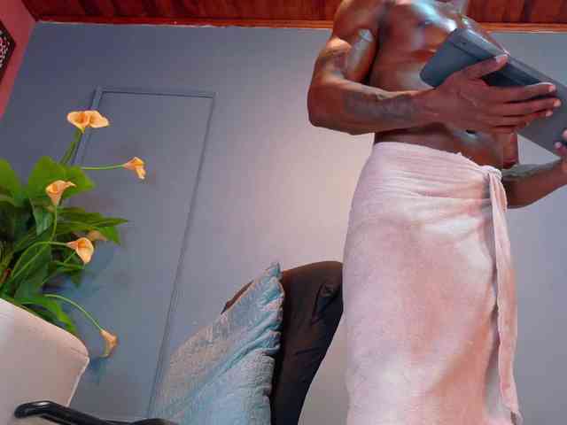 iker-bigdick Sex Cam Show