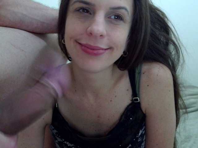 august-laura live cam preview