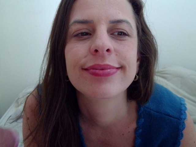 august-laura live cam preview