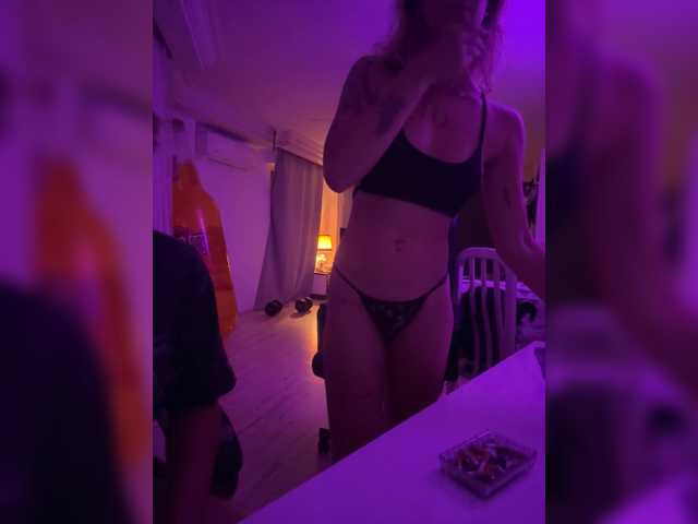 NaughtyVibesAF live cam on BongaCams