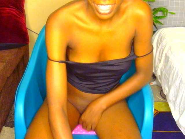 Gladwell live cam on BongaCams