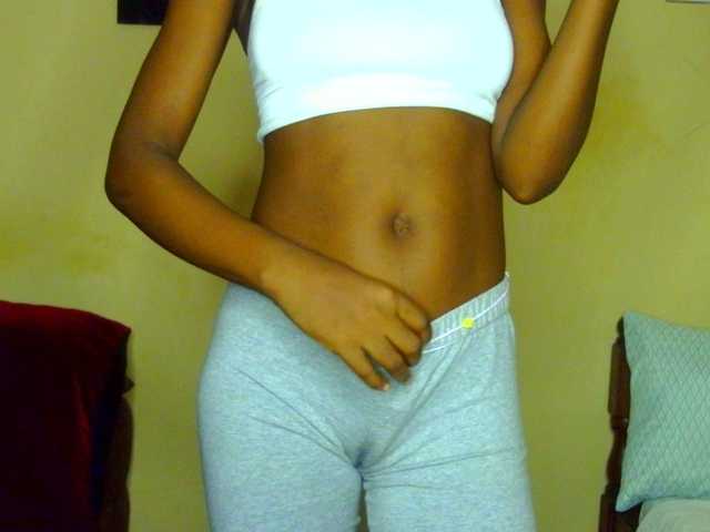 Gladwell's BongaCams show and profile