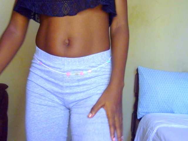 Gladwell's BongaCams show and profile