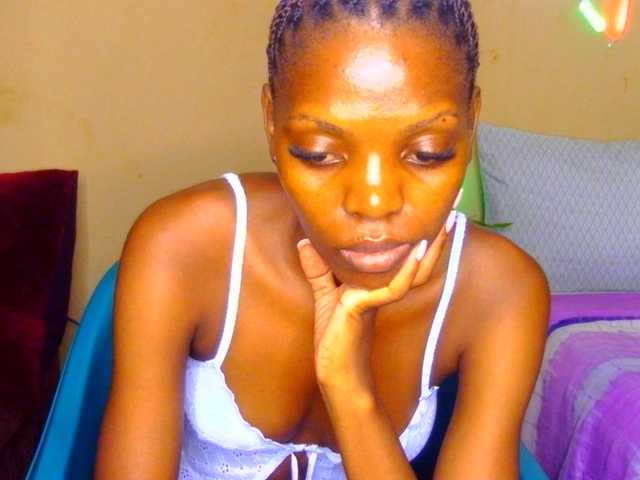 Gladwell live cam on BongaCams