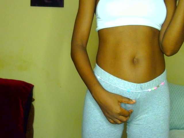 Gladwell's BongaCams show and profile