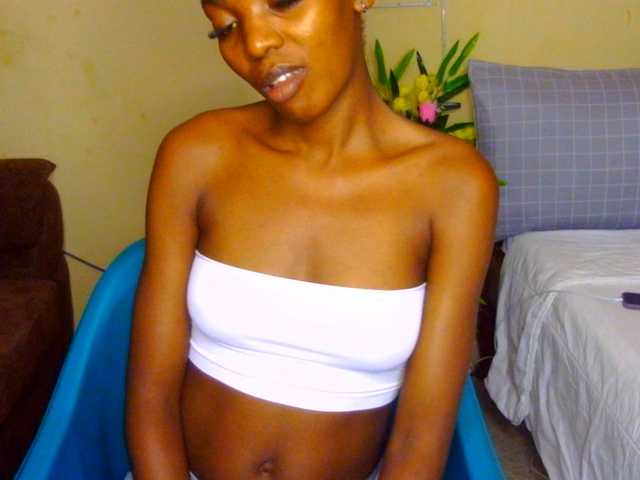Gladwell live cam on BongaCams