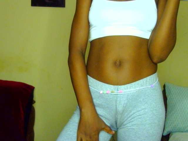 Gladwell's BongaCams show and profile