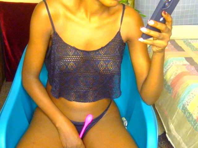 Gladwell live cam on BongaCams