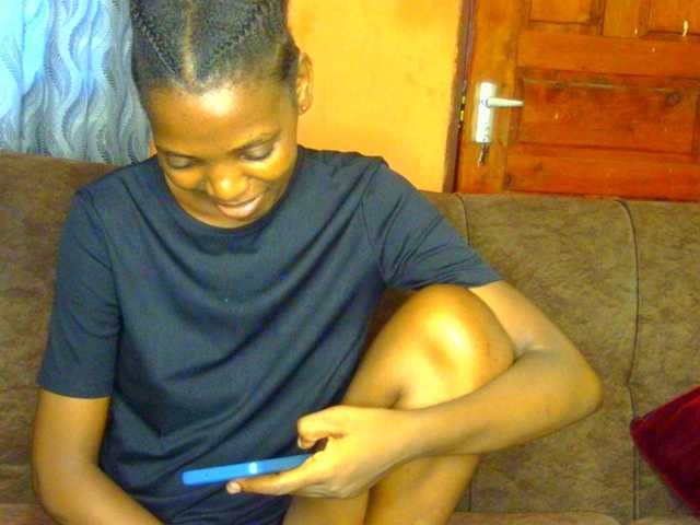 Gladwell's BongaCams show and profile