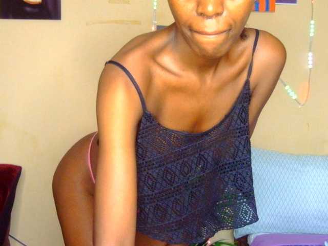 Gladwell live cam on BongaCams